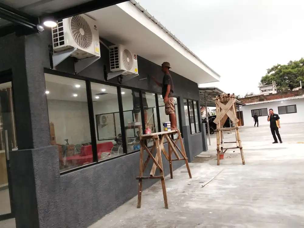 Dokumentasi lanjutan proses pembangunan kantor travel di Sukabumi